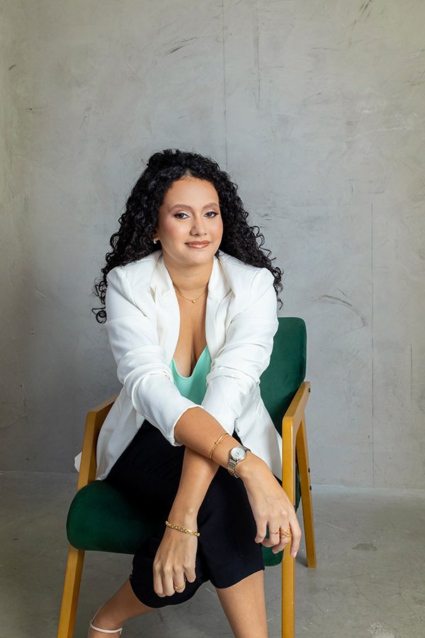 Retrato de ensaio de formatura de Glenda em Goiânia