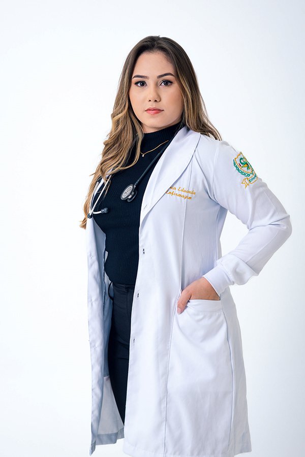 Formando durante a cerimônia, Maria Eduarda Enfermagem, Goiânia