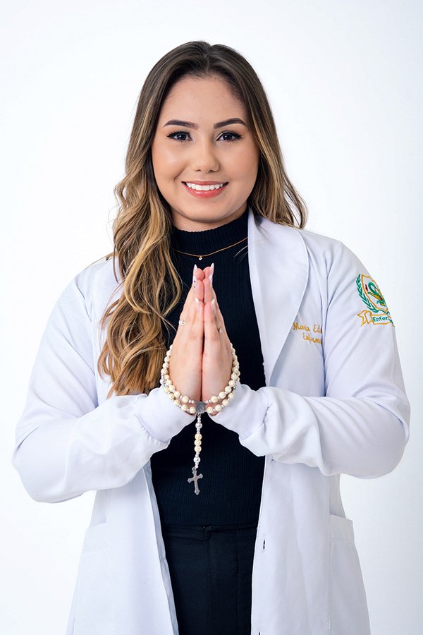 Detalhe da beca e do capelo, Maria Eduarda Enfermagem, Goiânia