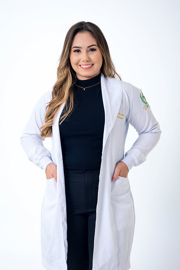 Detalhe da beca e do capelo, Maria Eduarda Enfermagem, Goiânia