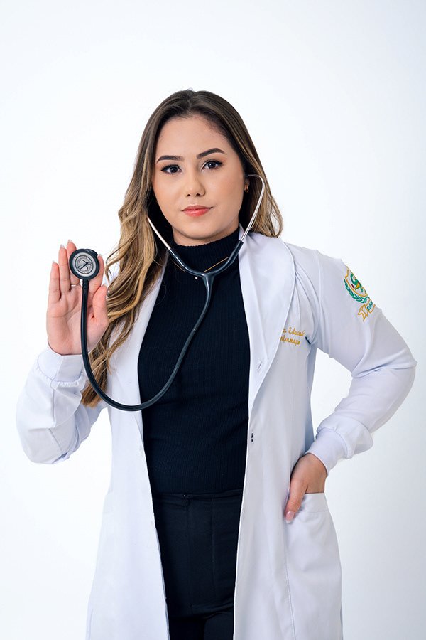 Formando durante a cerimônia, Maria Eduarda Enfermagem, Goiânia