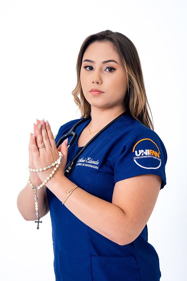 Detalhe da beca e do capelo, Maria Eduarda Enfermagem, Goiânia