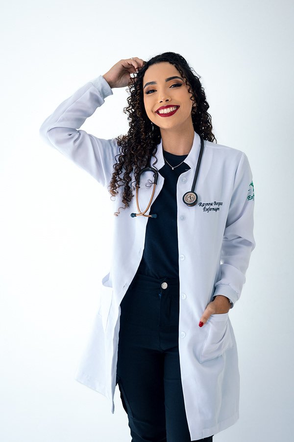 Retrato de corpo inteiro, ensaio de Rayane em Goiânia